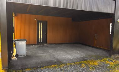 Casa en Parcela con acceso desde la calle principal