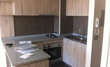 Departemento en buen estado, cerca metro, centros comerciales