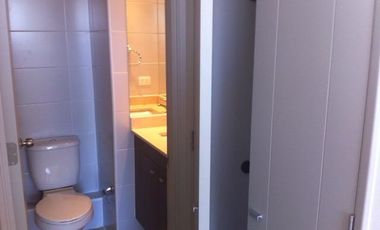 Departemento en buen estado, cerca metro, centros comerciales