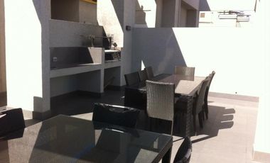 Departemento en buen estado, cerca metro, centros comerciales