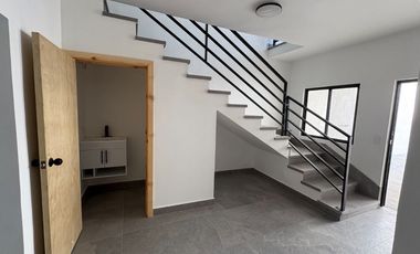 CASA EN VENTA PARA ESTRENAR, REMODELADA, EN NORIA NORTE, APODACA