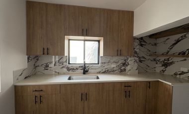 CASA EN VENTA PARA ESTRENAR, REMODELADA, EN NORIA NORTE, APODACA