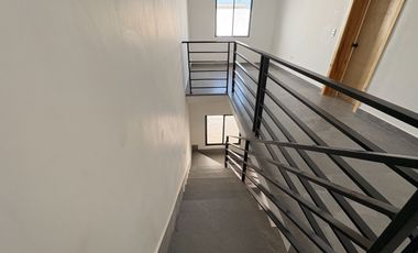 CASA EN VENTA PARA ESTRENAR, REMODELADA, EN NORIA NORTE, APODACA