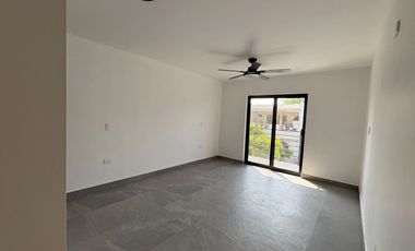 CASA EN VENTA PARA ESTRENAR, REMODELADA, EN NORIA NORTE, APODACA