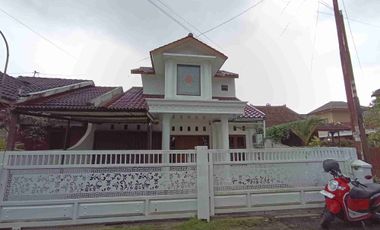 Di sewakan rumah dlm komplek perumahan area candi gebang Condongcatur