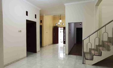 Di sewakan rumah dlm komplek perumahan area candi gebang Condongcatur