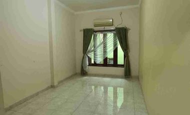 Di sewakan rumah dlm komplek perumahan area candi gebang Condongcatur
