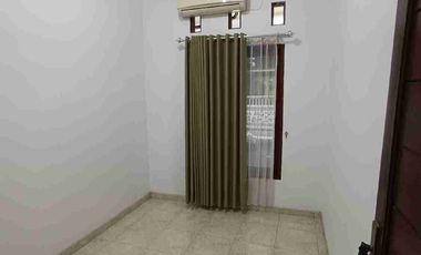 Di sewakan rumah dlm komplek perumahan area candi gebang Condongcatur