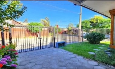 Casa en La Florida: 3D/2B, ¡Gran Oportunidad!