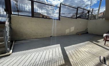 𝐂𝐚𝐬𝐚 𝐞𝐧 𝐕𝐞𝐧𝐭𝐚 𝐞𝐧 𝐥𝐚 𝐀𝐯. 𝐑𝐮𝐦𝐢𝐧̃𝐚𝐡𝐮𝐢 𝐜𝐞𝐫𝐜𝐚 𝐝𝐞 𝐒𝐚𝐧 𝐅𝐫𝐚𝐧𝐜𝐢𝐬𝐜𝐨 (Azogues)