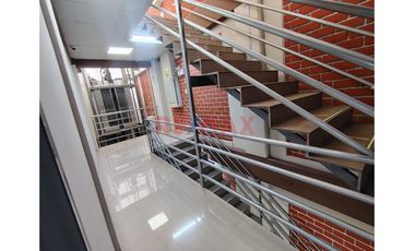Vendo Edificio Comercial De 4 Pisos En Av. Gullman - Piura//ID:1159938