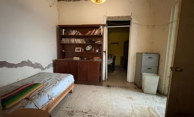 Estupenda casa para remodelar o tirar en San Pedro de los Pinos