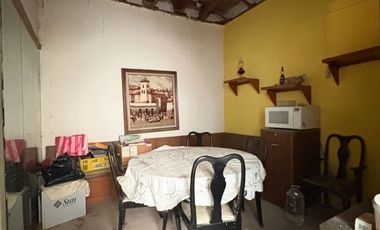 Estupenda casa para remodelar o tirar en San Pedro de los Pinos