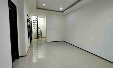 Sewa Rumah Siap Huni di Singgasana Pradana Bandung dekat tol Moh Toha