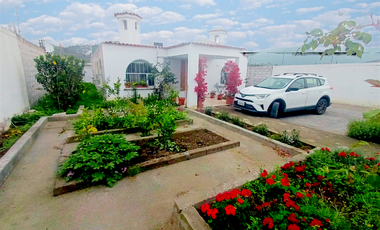 Casa de Una Planta de 162 m2, Independiente, con Terreno de 450 m2, en Venta, Dentro de Guayllabamba.