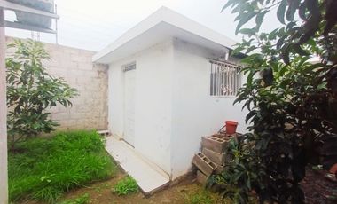 Casa de Una Planta de 162 m2, Independiente, con Terreno de 450 m2, en Venta, Dentro de Guayllabamba.