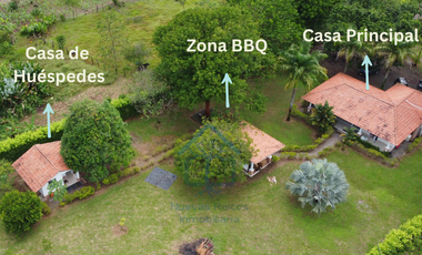 Casa campestre con amplio terreno en cumaral