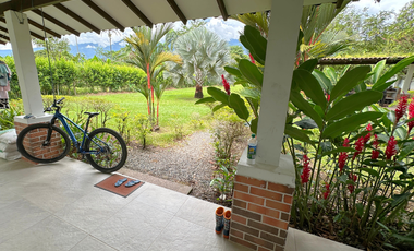 Casa campestre con amplio terreno en cumaral