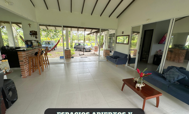 Casa campestre con amplio terreno en cumaral