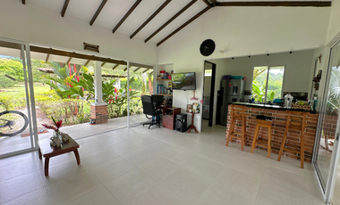 Casa campestre con amplio terreno en cumaral