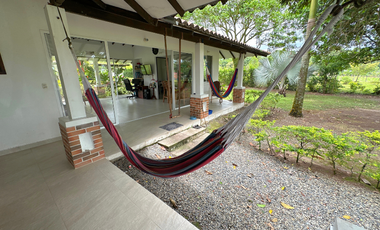 Casa campestre con amplio terreno en cumaral