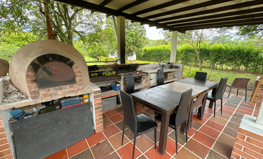 Casa campestre con amplio terreno en cumaral