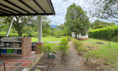 Casa campestre con amplio terreno en cumaral