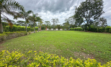 Casa campestre con amplio terreno en cumaral