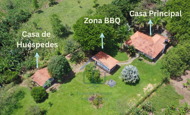 Casa campestre con amplio terreno en cumaral