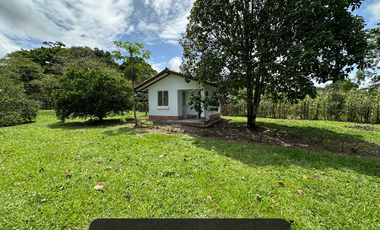 Casa campestre con amplio terreno en cumaral