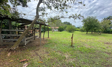 Casa campestre con amplio terreno en cumaral