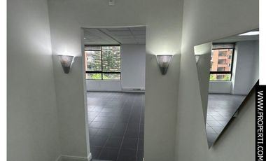 Oficina en Venta Sector Aguacatala - Poblado