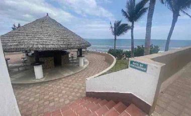Alquiler de departamento en Manta frente al mar en urbanización privada zona sur