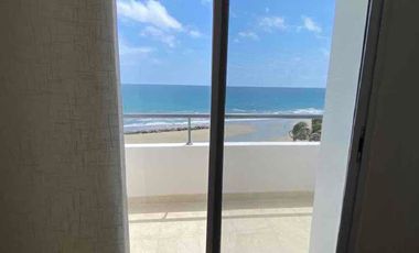 Alquiler de departamento en Manta frente al mar en urbanización privada zona sur