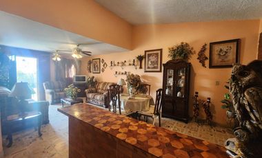 Hermosa Casa El Jardín Tonatico, Dos Niveles, en Esquina, Zona Centro y Cuenta con un Amplio Jardín