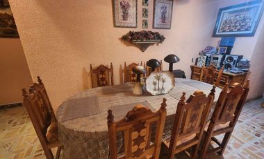 Hermosa Casa El Jardín Tonatico, Dos Niveles, en Esquina, Zona Centro y Cuenta con un Amplio Jardín