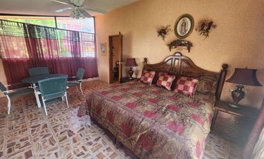 Hermosa Casa El Jardín Tonatico, Dos Niveles, en Esquina, Zona Centro y Cuenta con un Amplio Jardín