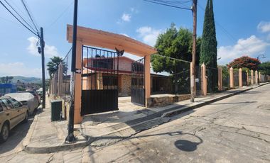 Hermosa Casa El Jardín Tonatico, Dos Niveles, en Esquina, Zona Centro y Cuenta con un Amplio Jardín