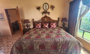 Hermosa Casa El Jardín Tonatico, Dos Niveles, en Esquina, Zona Centro y Cuenta con un Amplio Jardín