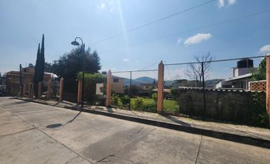 Hermosa Casa El Jardín Tonatico, Dos Niveles, en Esquina, Zona Centro y Cuenta con un Amplio Jardín