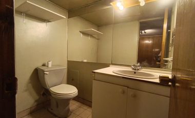 Oficina en arriendo con baño privado