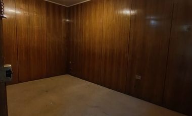 Oficina en arriendo con baño privado