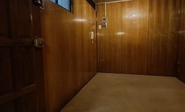 Oficina en arriendo con baño privado