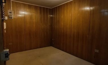 Oficina en arriendo con baño privado