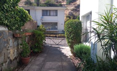 Amplia Casa en Miraflores Bajo con excelente accesibilidad