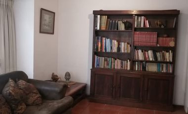 Amplia Casa en Miraflores Bajo con excelente accesibilidad