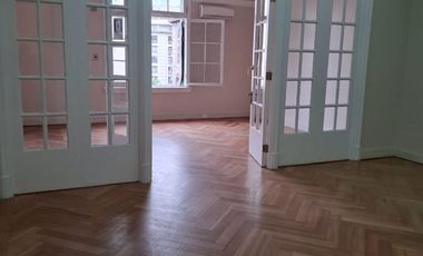 Gran Oficina en Arriendo en PLENO CENTRO SANTIAGO