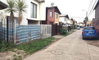 Maipú El Abrazo Venta de Excelente Casa 2 Pisos 4D 2B Estacionamiento Techado