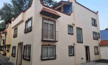 Renta casa en condominio en Coyoacán.
