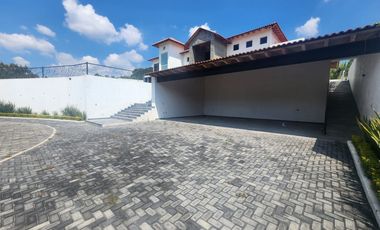 Hermosa Casa San Diego 3 y 4: Elegancia y Comodidad en el Corazón del Fraccionamiento.